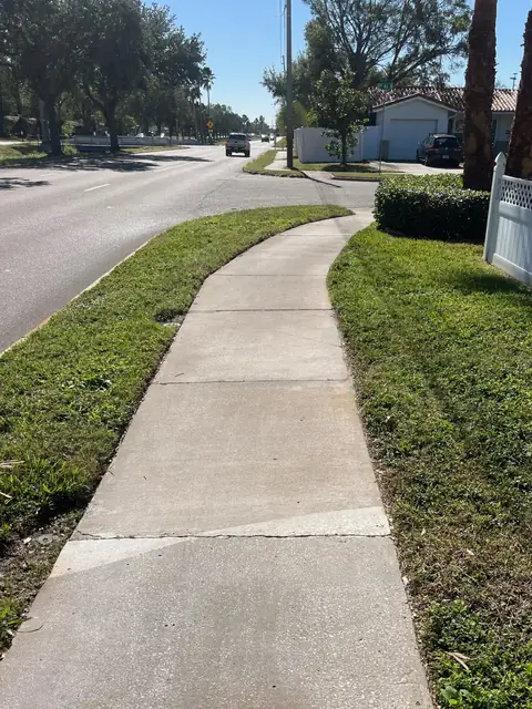 The same curved walkway after rust removal